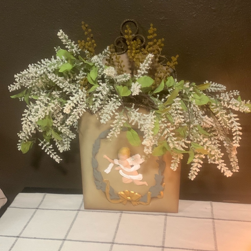 Southern living wall vase with artificial flowers & Angel